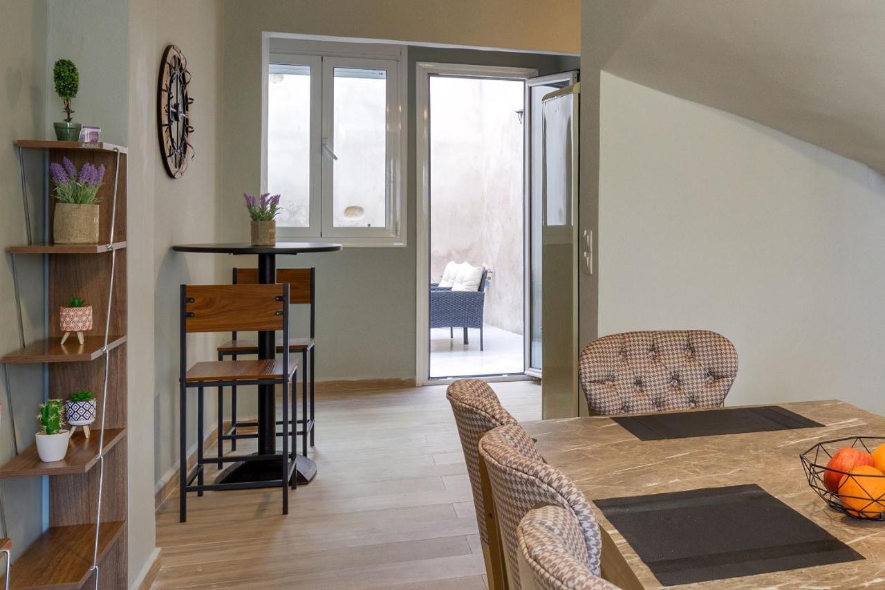 Appartamento Central Art Maisonette By Estia Candia Esterno foto